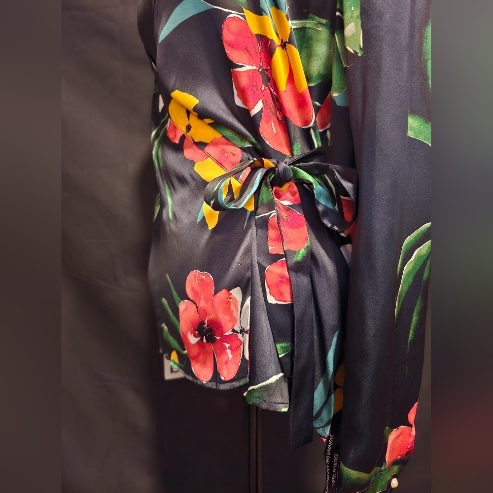 NWT JNSQ 100% Mulberry Silk Wrap Floral Pattern Blouse Available Sizes 10, 8… - Picture 7 of 10